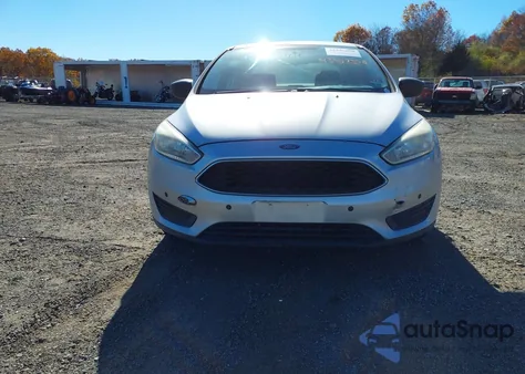 2016 Ford Focus S из США, поврежденный, VIN 1FADP3E21GL349014
